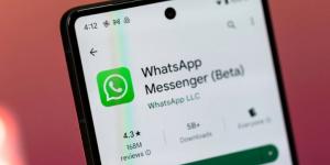 تطبيق WhatsApp يعمل على تطوير ميزة مشاركة الصور للعمل بآداء أسرع عبر زر “Gallery” - جورنالك