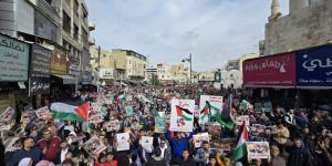 مسيرة حاشدة في وسط البلد احتفاء بوقف إطلاق النار في قطاع غزة - جورنالك