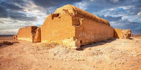 فيديو صادم .. عابثون يلحقون دمارًا كبيرًا بقصر "طوبة" الأثري في عمّان وسط غياب تام للجهات ذات العلاقة - جورنالك