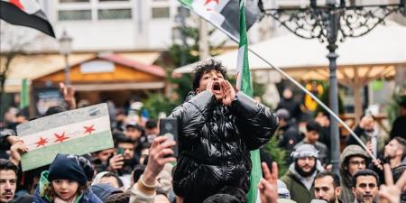 ملايين السوريين يواصلون الاحتفال بإسقاط نظام الأسد - جورنالك