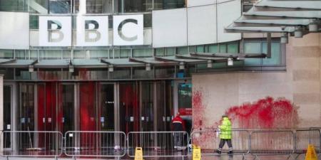 تحقيق استقصائي يكشف تحيز "BBC" لإسرائيل وألاعيب أنصارها وتجاهل احتجاجات الموظفين فيها #عاجل - جورنالك