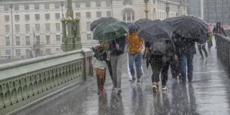 "مزيج كارثي" من الطقس السيء يعطل رحلات جوية وبحرية في بريطانيا - جورنالك في الأحد 07:40 صباحاً