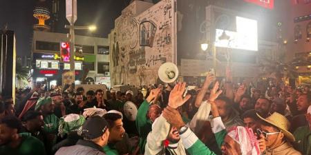 ماذا تعرف عن سوق المباركية نقطة تجمع الجماهير الخليجية؟ - جورنالك الرياضي