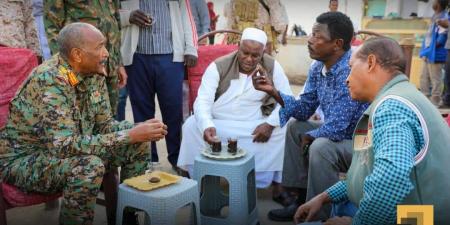 البرهان يتعهد بتقديم دعم عيني للأدباء والفنانين - جورنالك السوداني