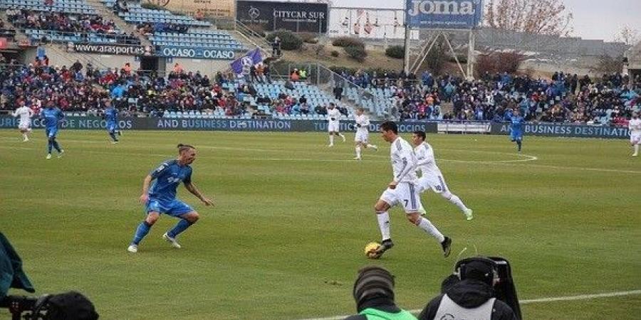 نابولي يعزز صدارته للدوري الإيطالي بثلاثية ضد كومو - جورنالك