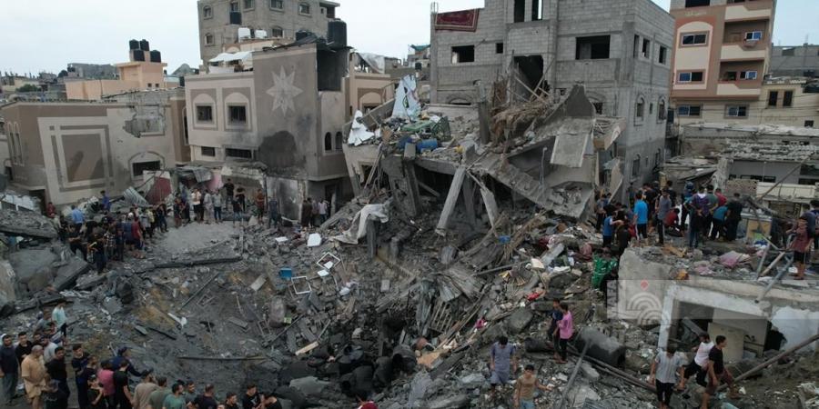 09:59 استشهاد 21 فلسطينيا في قصف للاحتلال الإسرائيلي على مسجد وسط قطاع غزة - جورنالك