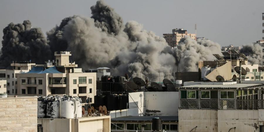 01:26 استشهاد فلسطيني في قصف إسرائيلي على مستشفى كمال عدوان شمال قطاع غزة - جورنالك