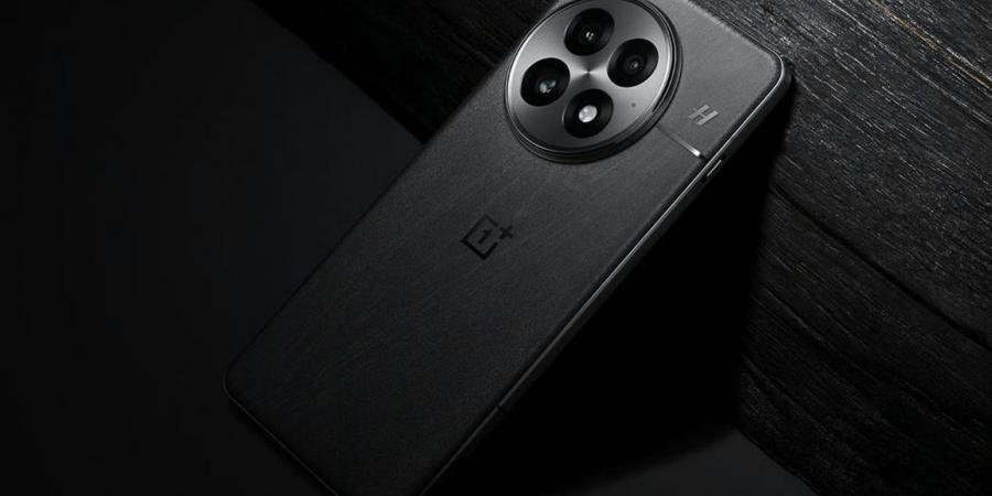 صور رسمية تؤكد تصميم هاتف OnePlus 13 المرتقب - جورنالك