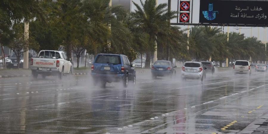 "أمن الطرق" تنبه إلى هطول أمطار غزيرة ونشاط للرياح بعدة مناطق - جورنالك السعودي