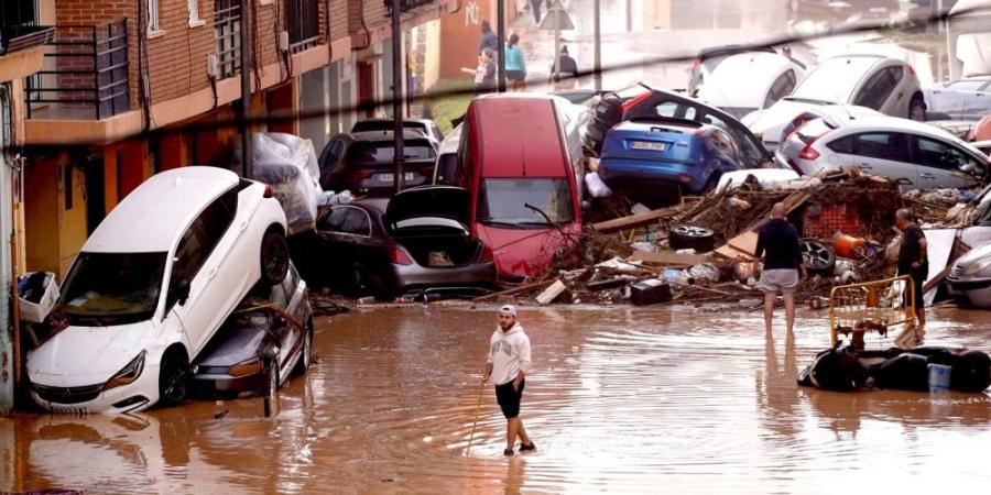 إسبانيا.. ارتفاع حصيلة قتلى الفيضانات العارمة إلى 72 - جورنالك السعودي