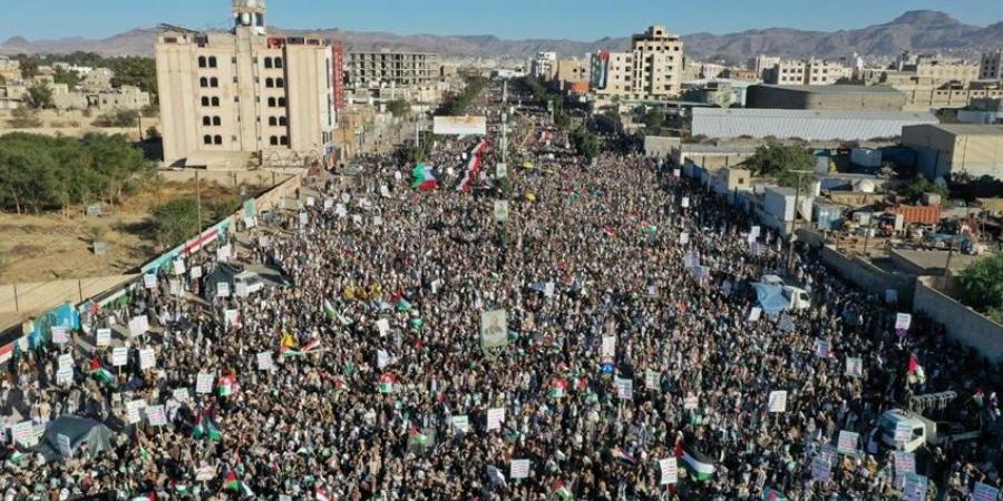 اليمن| مسيرات شعبية حاشدة تحت شعار “مع غزة ولبنان.. جاهزون لأيّ تصعيد أميركي – صهيوني” - جورنالك