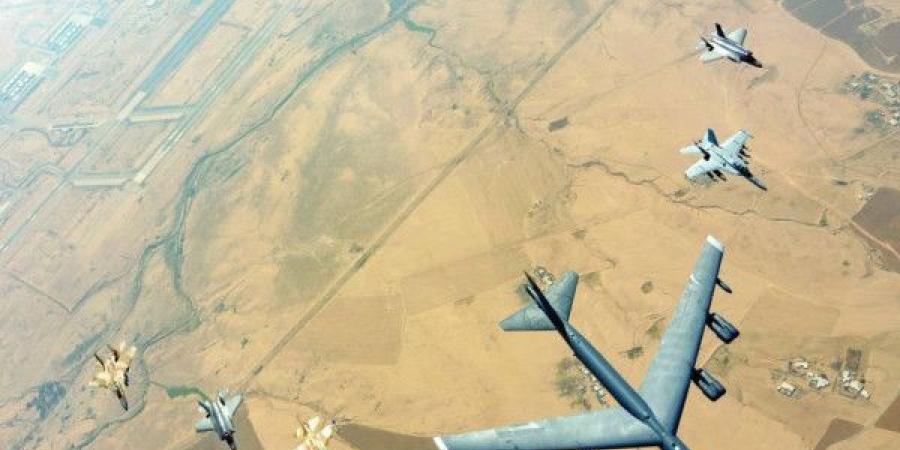 الولايات المتحدة تنشر قاذفات B-52 وسفن حربية في الشرق الأوسط جورنالك