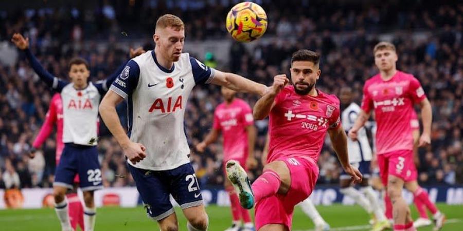 الدوري الإنجليزي الممتاز: سام مرسي يقود إيبسويتش لفوزه الأول في الدوري أمام توتنهام (2-1) ومانشستر يونايتد يواصل انتصاراته أمام ليستر بثلاثية ونيوكاسل يقلب الطاولة على نوتنجهام فورست بنتيجة (3-1) - جورنالك