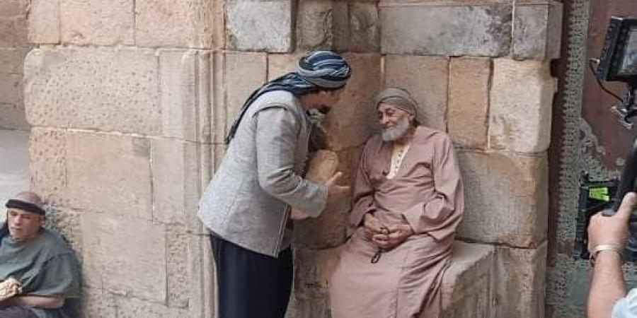 بعد أزمته المرضية.. صالح العويل يظهر في كواليس تصوير مسلسل جودر رفقة ياسر جلال - جورنالك