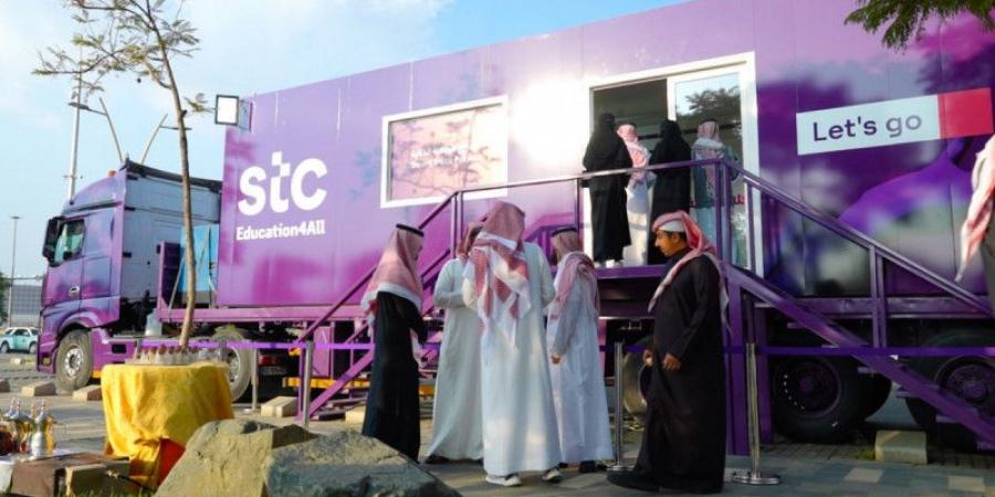 «الحافلة الذكية» من مجموعة stc تجوب السعودية للتوعية الرقمية المجتمعية - جورنالك الرياضي