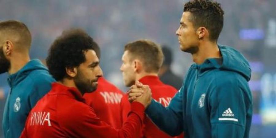 رونالدو يتحدث إلى محمد صلاح لإقناعه بالانضمام للنصر - جورنالك