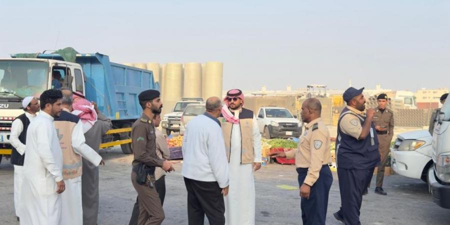 ضبط 7 مخالفين و150 طنًا من الخضراوات والفواكه بالدمام - جورنالك السعودي