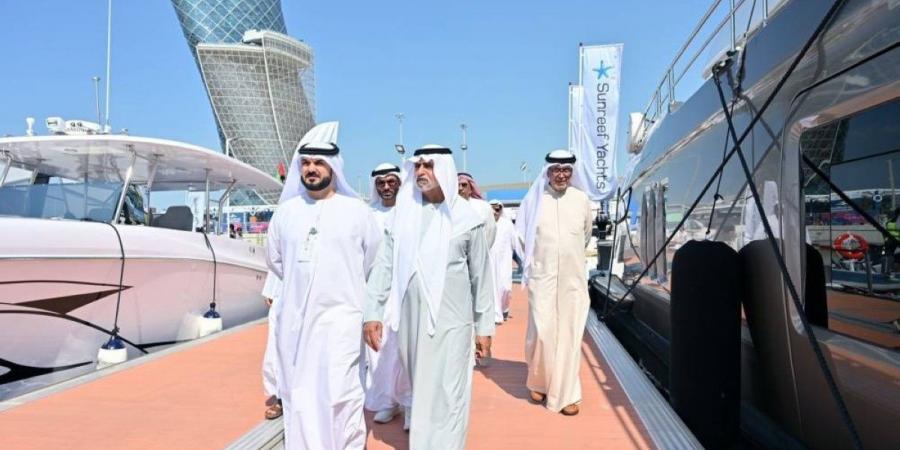 نهيان بن مبارك يزور معرض أبوظبي الدولي للقوارب - جورنالك في الأحد 07:38 مساءً