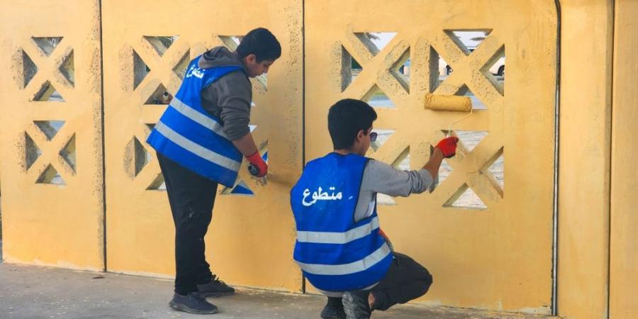 بمشاركة 175 متطوع.. مبادرة لطلاء مظلات الواجهة البحرية في الخفجي - جورنالك السعودي