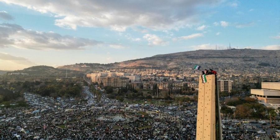 واشنطن تبلغ الزعيم السوري الشرع بإلغاء المكافأة المالية المعروضة لاعتقاله - جورنالك