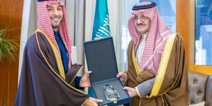 أمير الشرقية يستقبل أعضاء مجلس إدارة جمعية عنك الخيرية - جورنالك السعودي