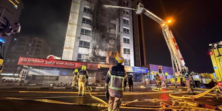 دفاع مدني دبي يخمد حريقاً في بناية بالبرشاء - جورنالك في الاثنين 10:46 صباحاً