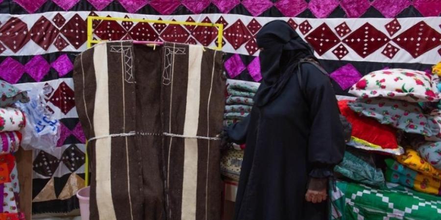 "الصناعات اليدوية" حرف متوارثة بين النساء في الحدود الشمالية - جورنالك السعودي