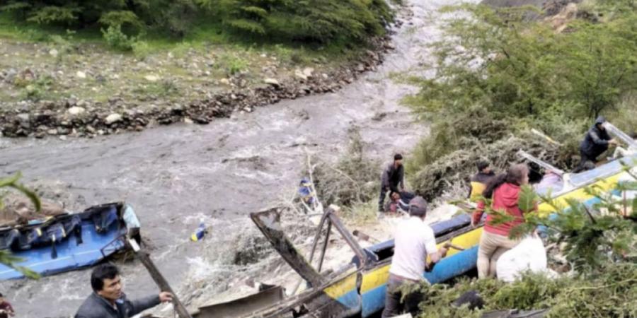 حادث حافلة مروع يخلّف قتلى وجرحى في البيرو - جورنالك في السبت 06:52 صباحاً