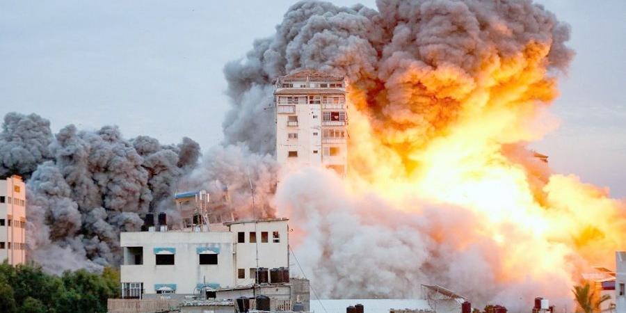 12:09 إصابات جراء استهداف قوات الاحتلال الإسرائيلي منزلا وسط قطاع غزة - جورنالك