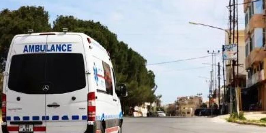 إصابة اثنين من موظفي بلدية غرب إربد بحادث تصادم على طريق ال100 - جورنالك