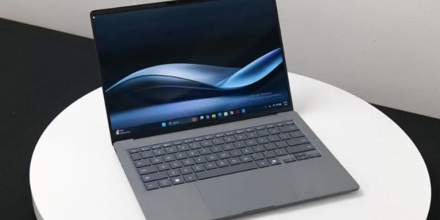 ASUS تكشف عن جهاز Zenbook A14 منافسًا قويًا لجهاز MacBook Air #CES2025 - جورنالك