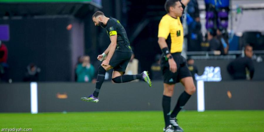 بنزيما يُلحق الهلال بالوحدة - جورنالك الرياضي