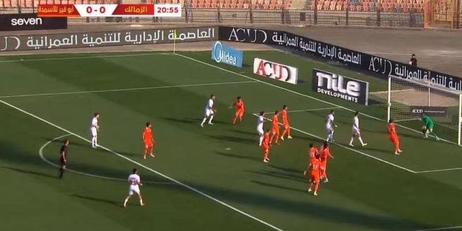 ثنائي الزمالك يخوضا فقرة تدريبات بدنية في استاد القاهرة بعد انتهاء مباراة أبو قير - جورنالك