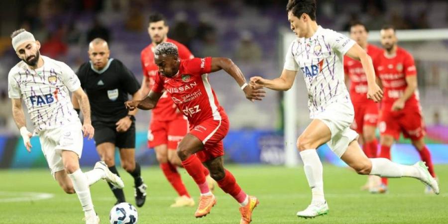 الدوري الإماراتي.. شباب الأهلي ينهي الشوط الأول متقدماً على العين - جورنالك في الجمعة 06:53 مساءً