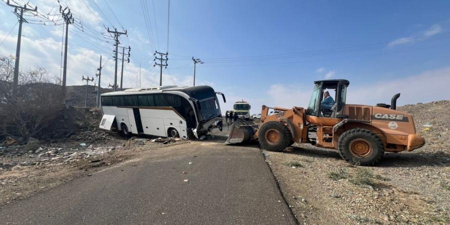 صور| "المرور" يباشر حادث انحراف حافلة نقل مدرسي بمحافظة الكامل - جورنالك